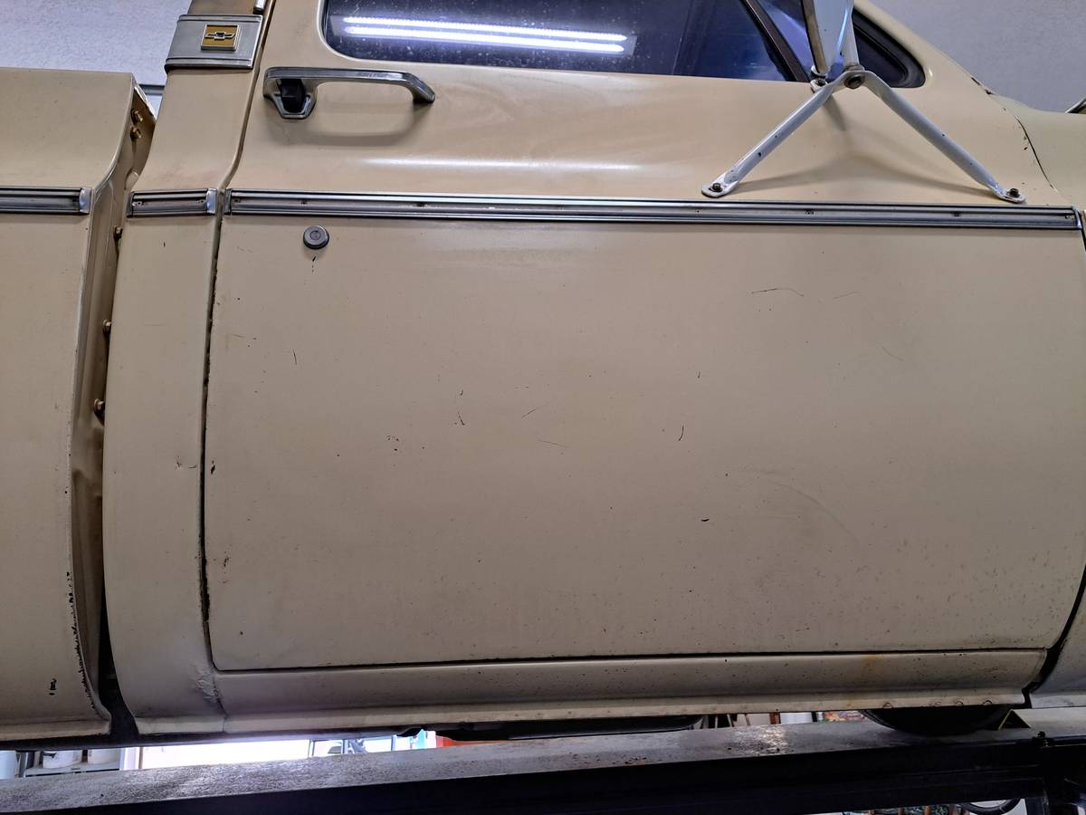 Chevrolet-1975-yellow-12