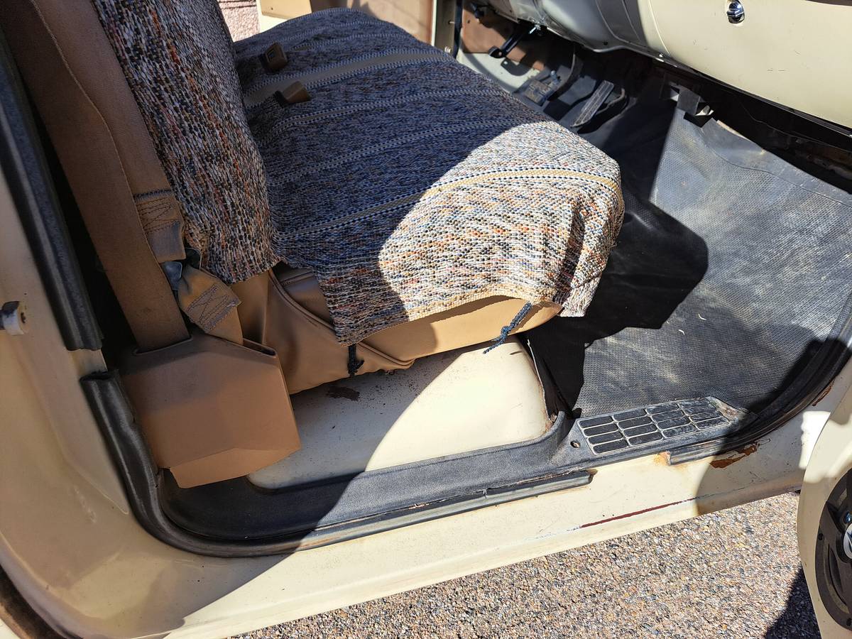 Chevrolet-1975-yellow-7