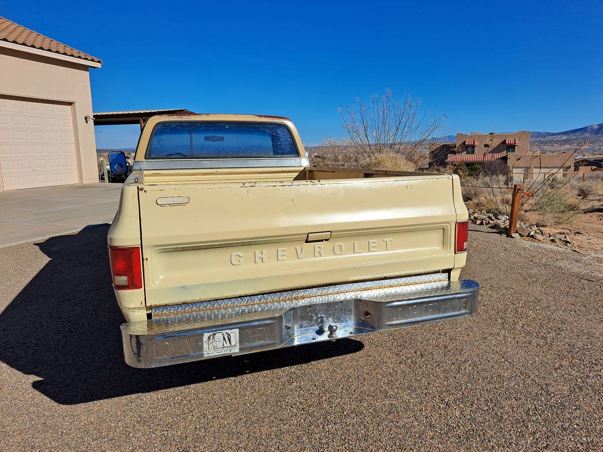 Chevrolet-1975-yellow-8