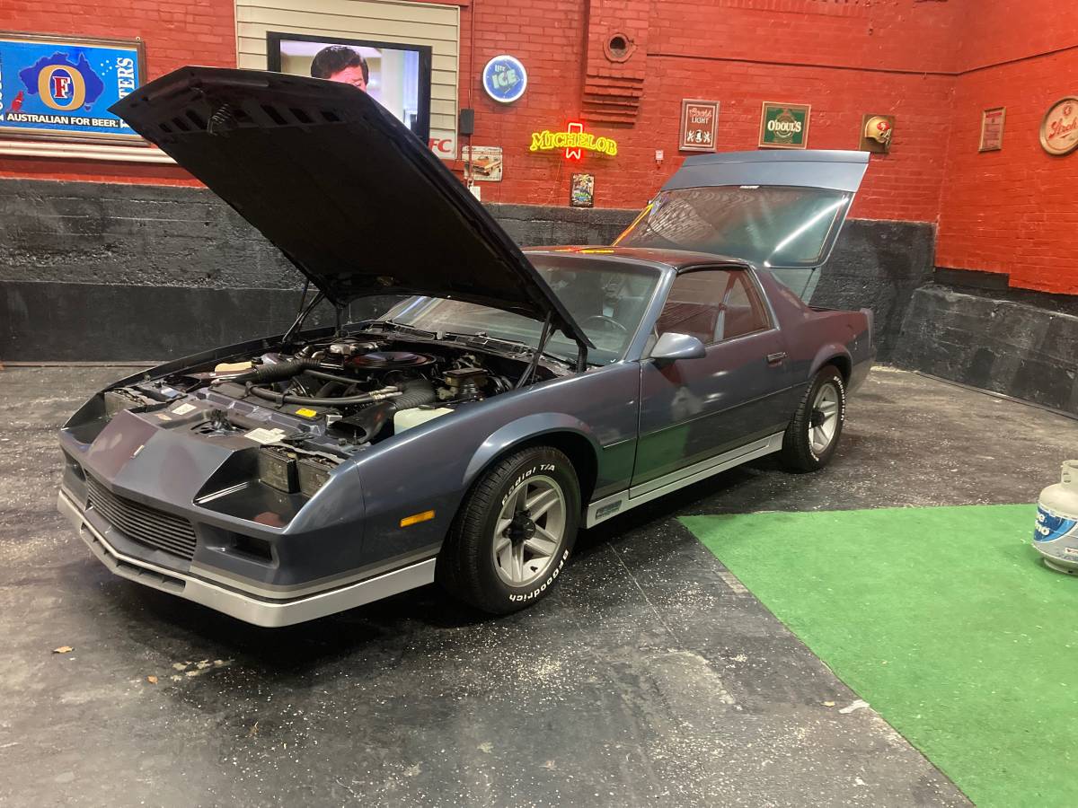 Chevrolet-1984-blue-1