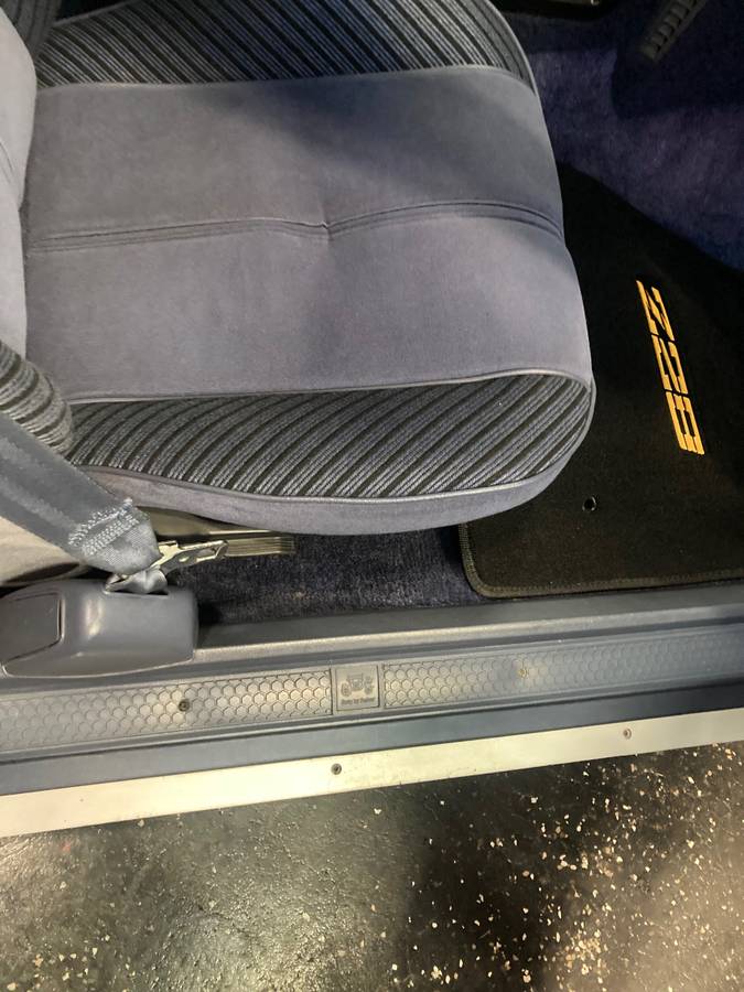 Chevrolet-1984-blue-11