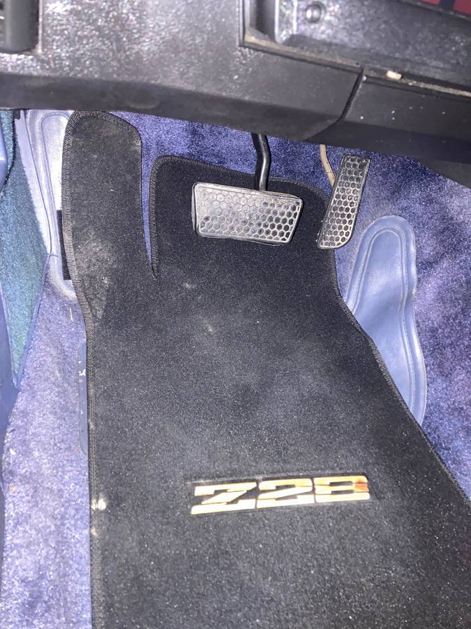 Chevrolet-1984-blue-16