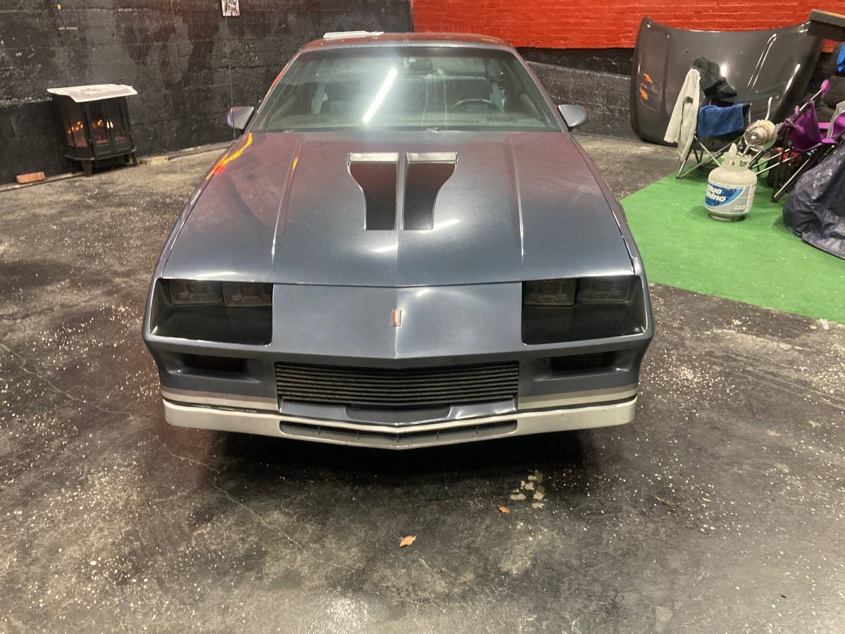 Chevrolet-1984-blue-22