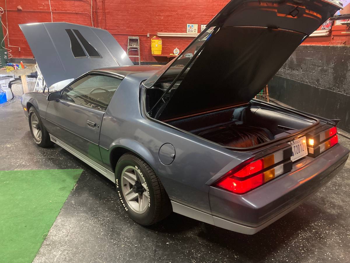 Chevrolet-1984-blue-7