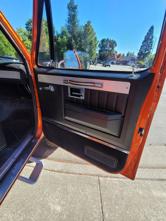 Chevrolet-1985-custom-11