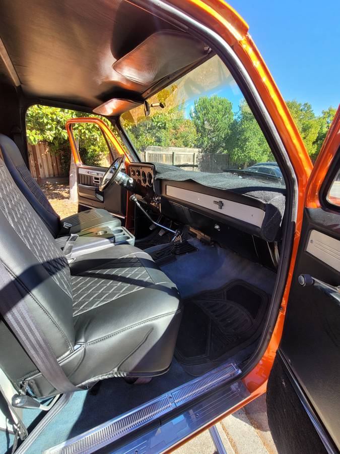 Chevrolet-1985-custom-12