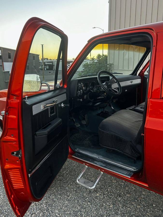 Chevrolet-1985-custom-13