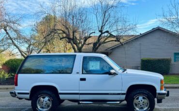 Chevrolet-2-door-tahoe-1992-white-1