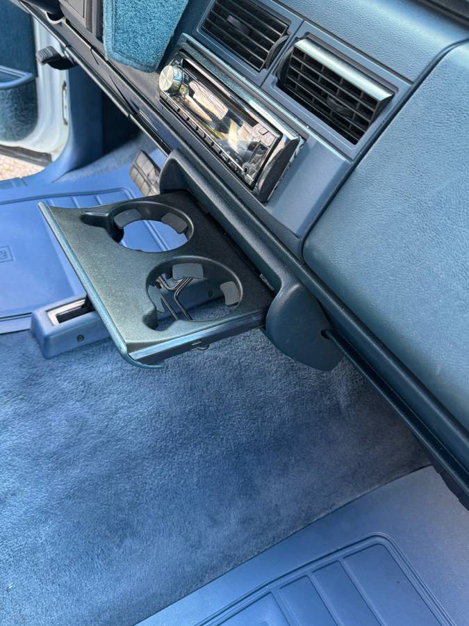 Chevrolet-2-door-tahoe-1992-white-21