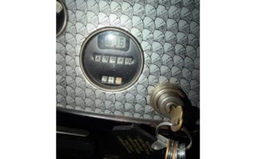 Chevrolet-2-dr-sedan-1931-BlueBlack-Tan-2