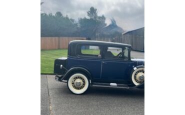 Chevrolet-2-dr-sedan-1931-BlueBlack-Tan-3