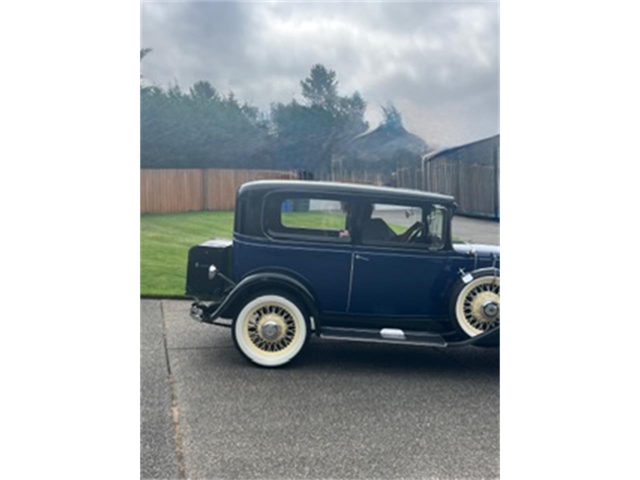 Chevrolet-2-dr-sedan-1931-BlueBlack-Tan-3