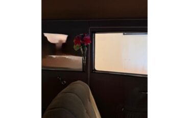 Chevrolet-2-dr-sedan-1931-BlueBlack-Tan-4