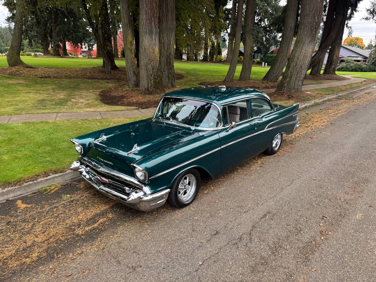 Chevrolet-210-1957-green-15