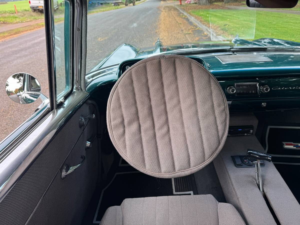 Chevrolet-210-1957-green-23