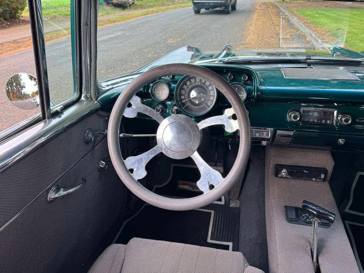 Chevrolet-210-1957-green-25