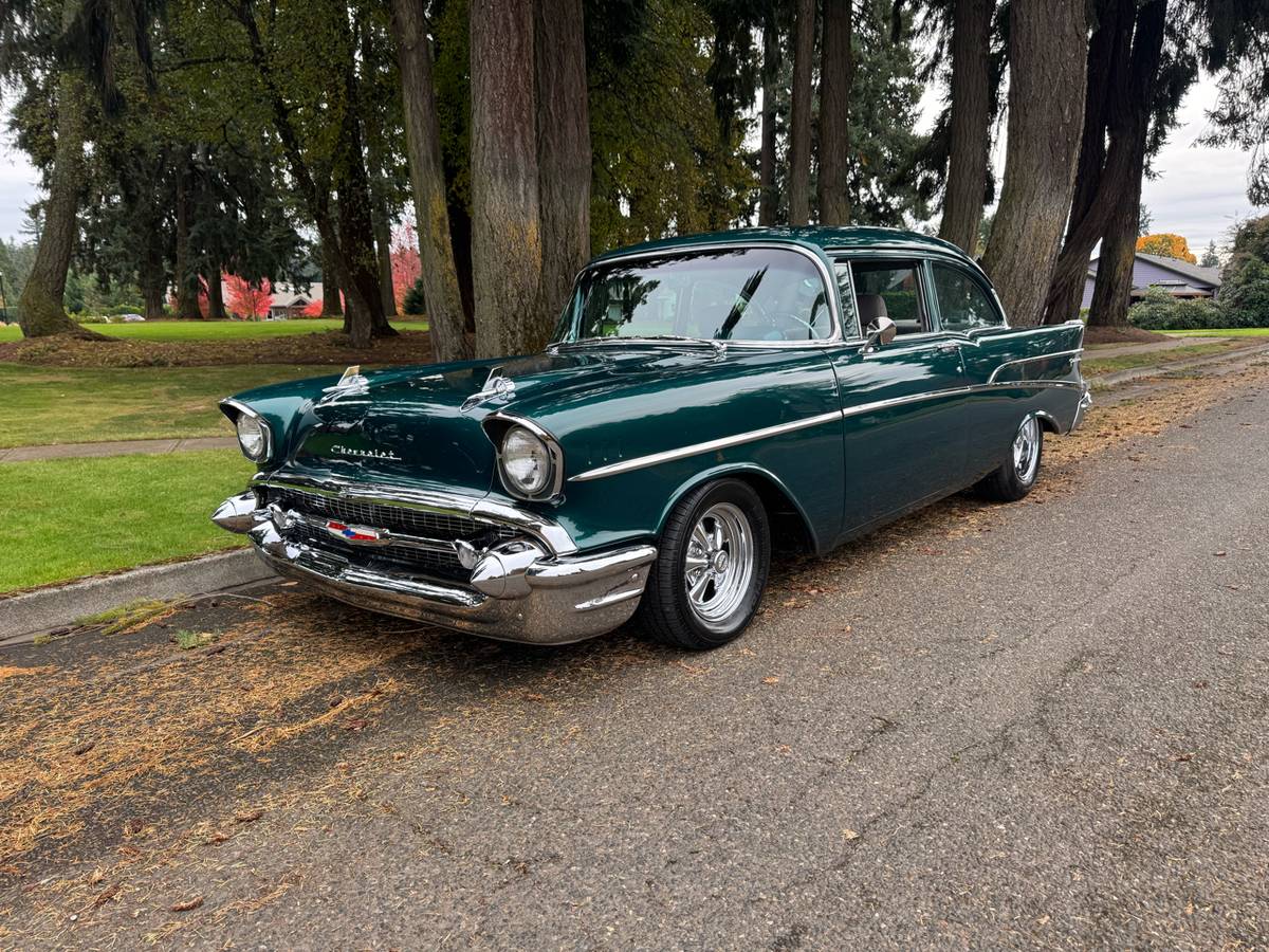 Chevrolet-210-1957-green-29