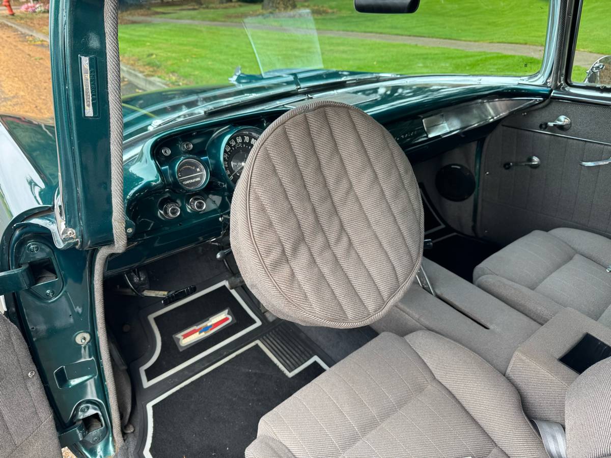 Chevrolet-210-1957-green-30