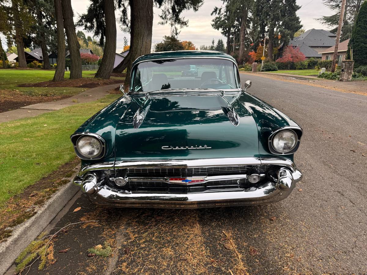 Chevrolet-210-1957-green-34