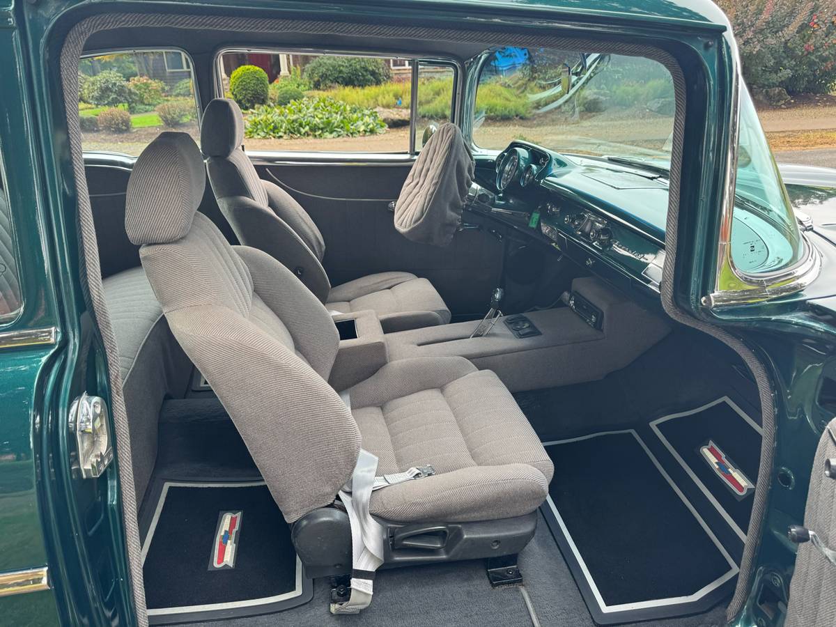 Chevrolet-210-1957-green-38