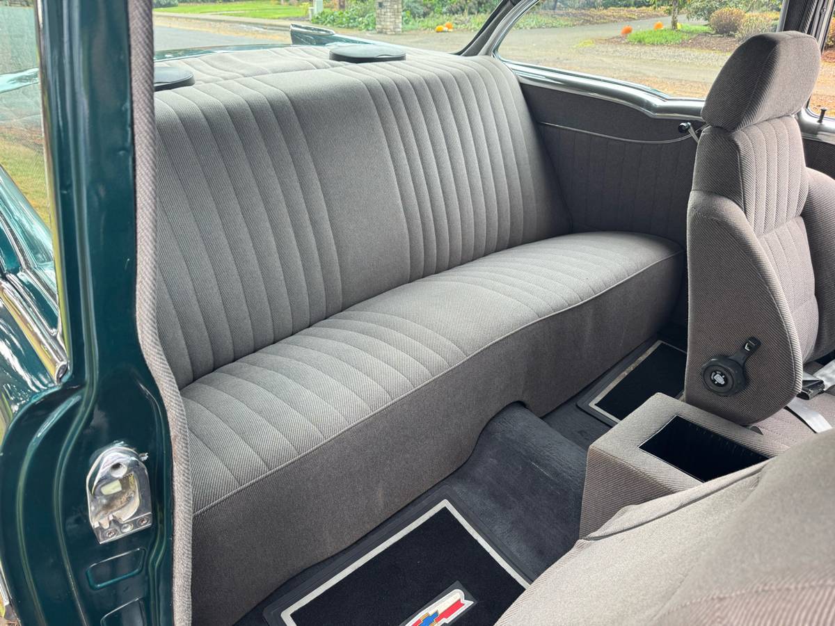 Chevrolet-210-1957-green-39