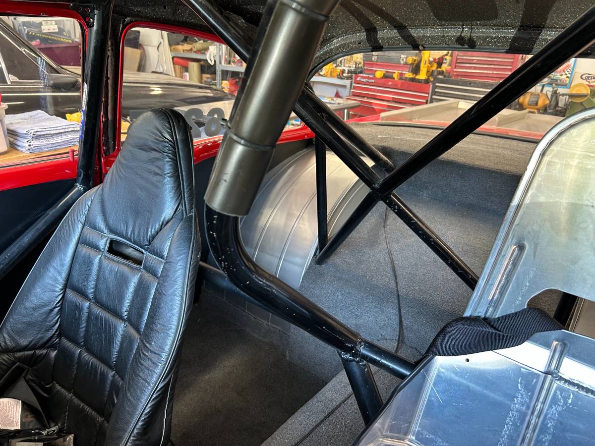 Chevrolet-210-2-door-sedan-1957-red-13