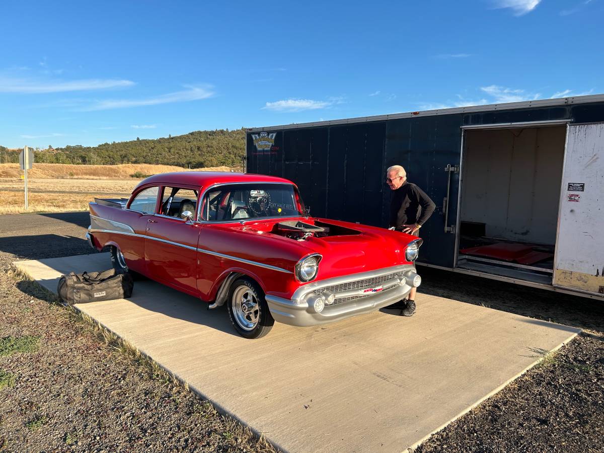 Chevrolet-210-2-door-sedan-1957-red-6