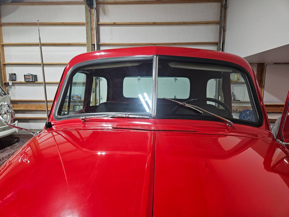Chevrolet-3100-5-window-truck-1953-10