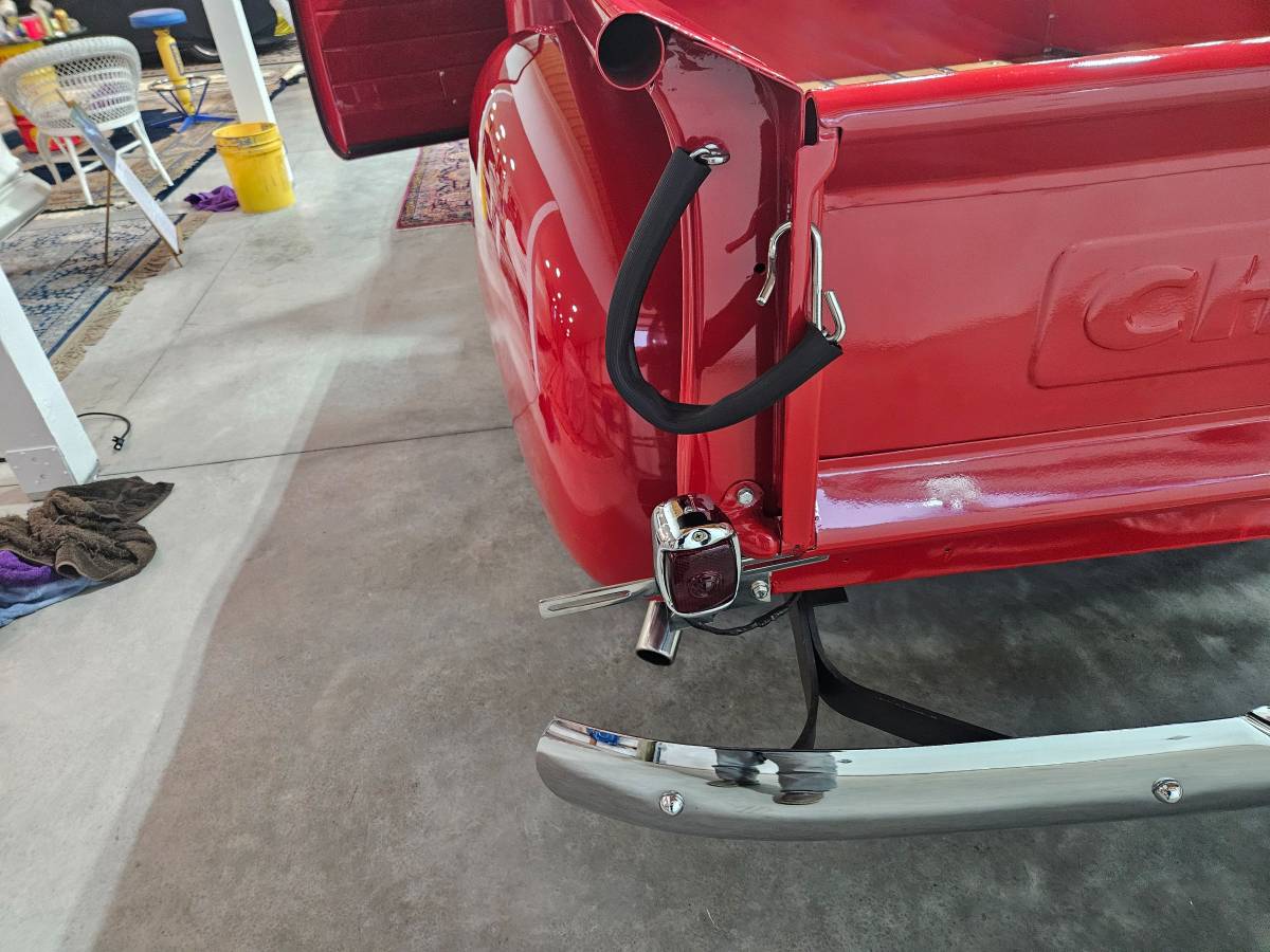 Chevrolet-3100-5-window-truck-1953-12