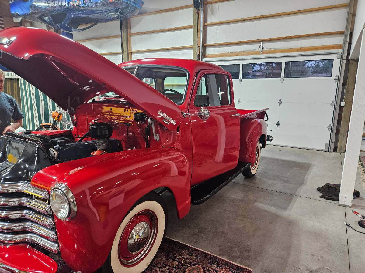 Chevrolet-3100-5-window-truck-1953-16