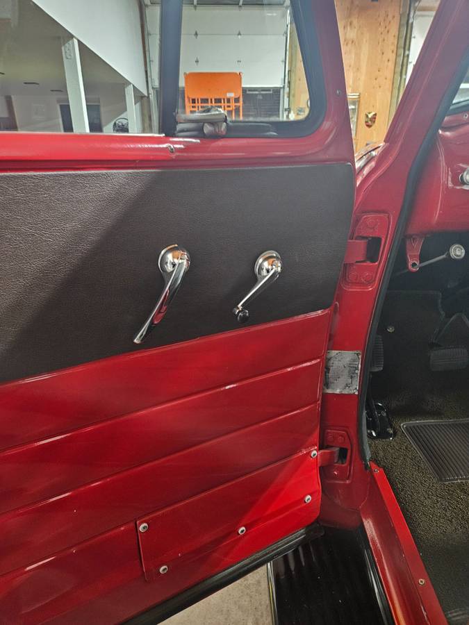 Chevrolet-3100-5-window-truck-1953-3