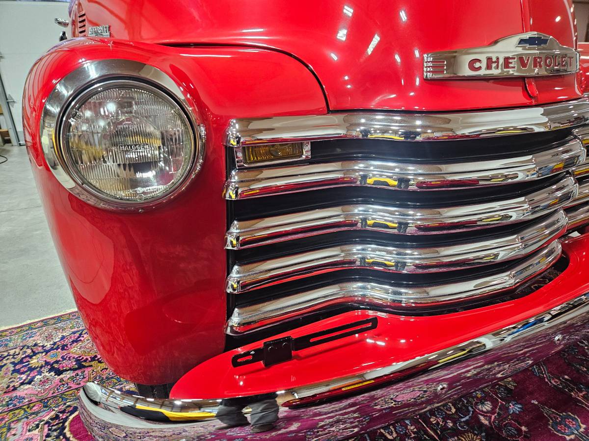 Chevrolet-3100-5-window-truck-1953-9