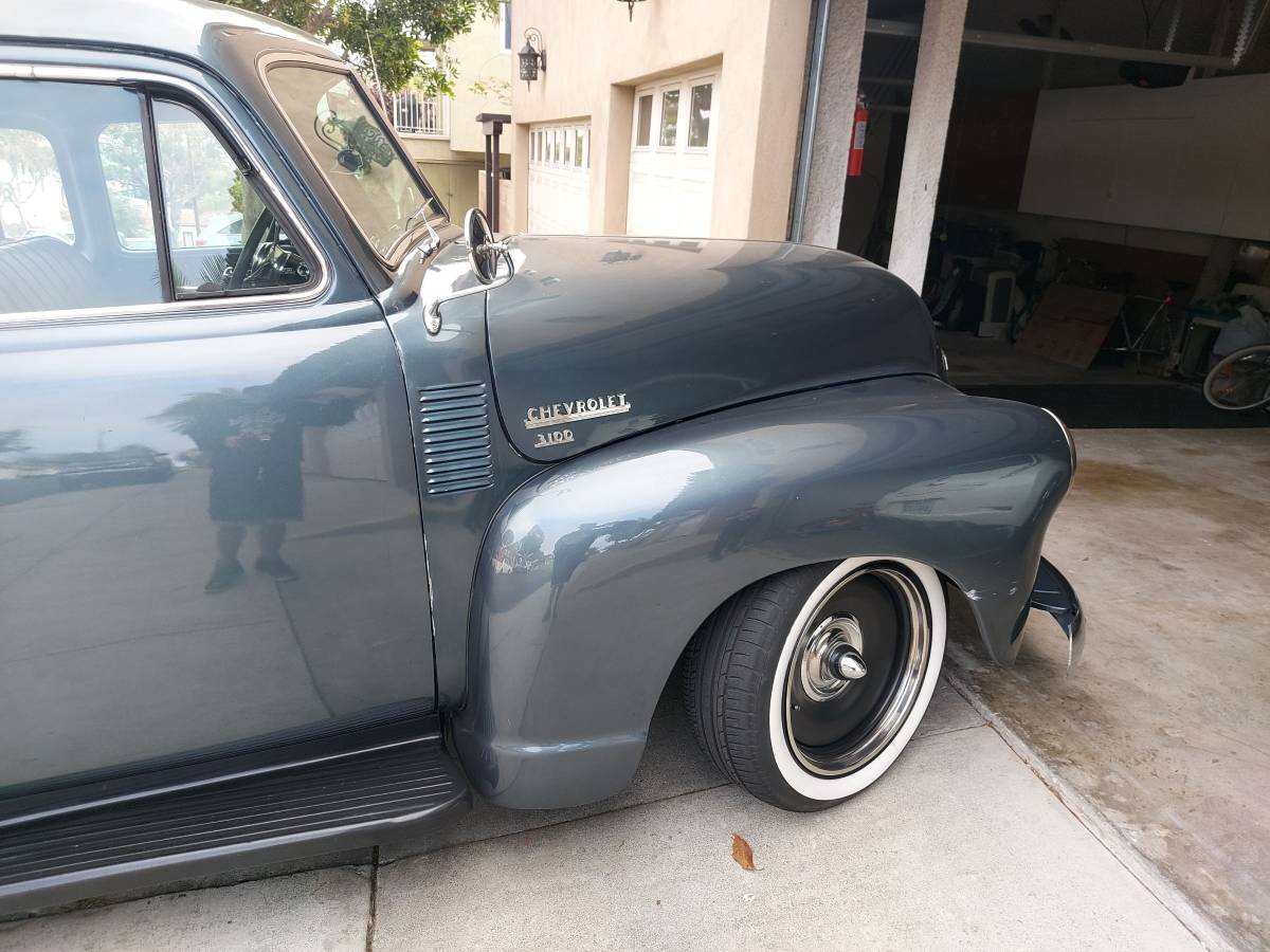 Chevrolet-3100-five-window-1951-blue-1