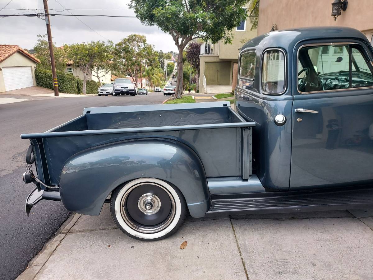 Chevrolet-3100-five-window-1951-blue-6