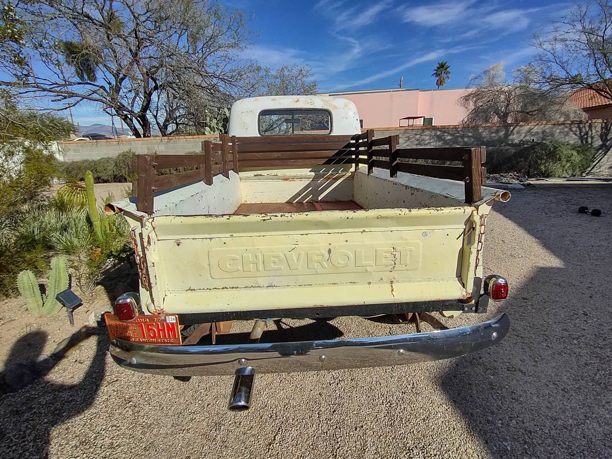 Chevrolet-3200-1952-yellow-10