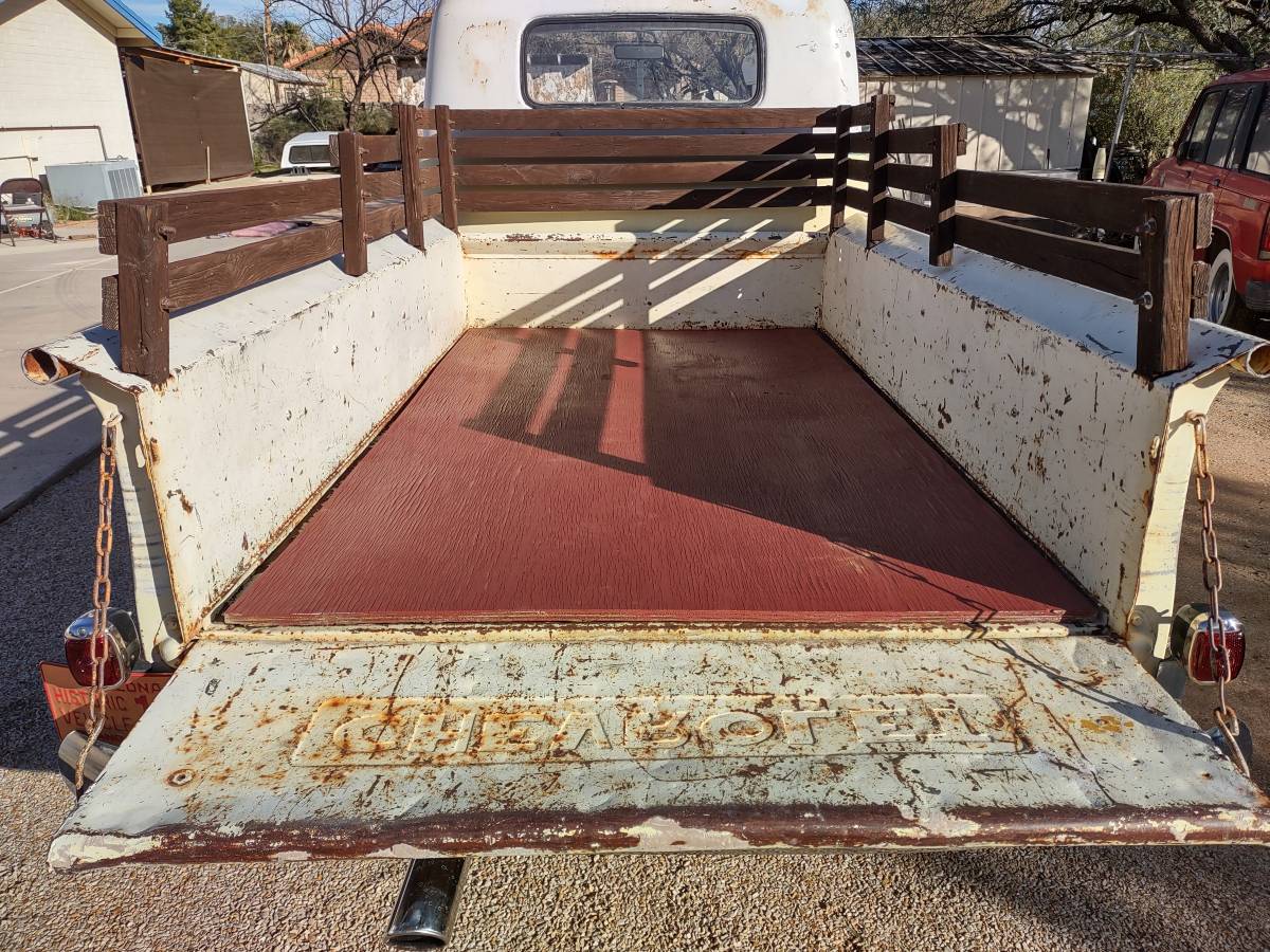 Chevrolet-3200-1952-yellow-14