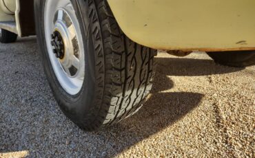 Chevrolet-3200-1952-yellow-6
