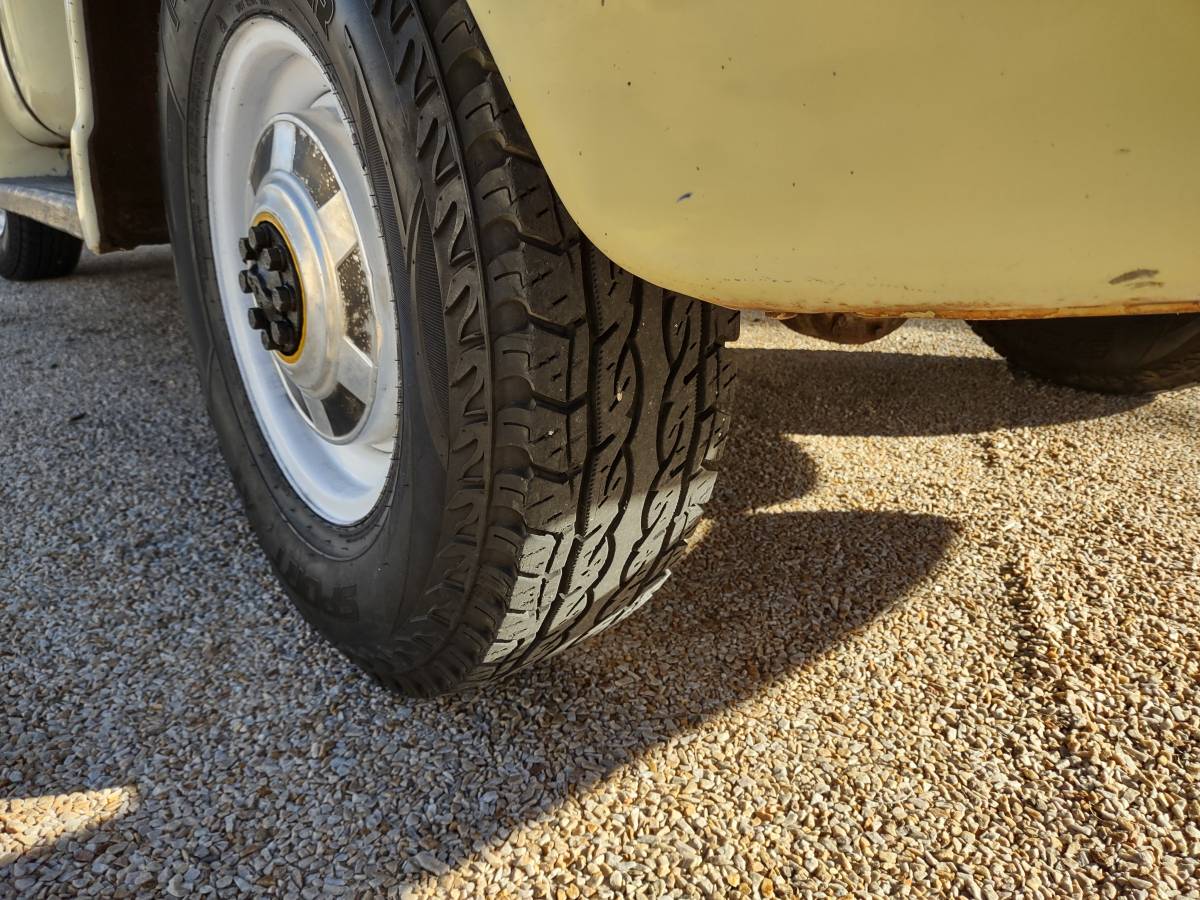 Chevrolet-3200-1952-yellow-6