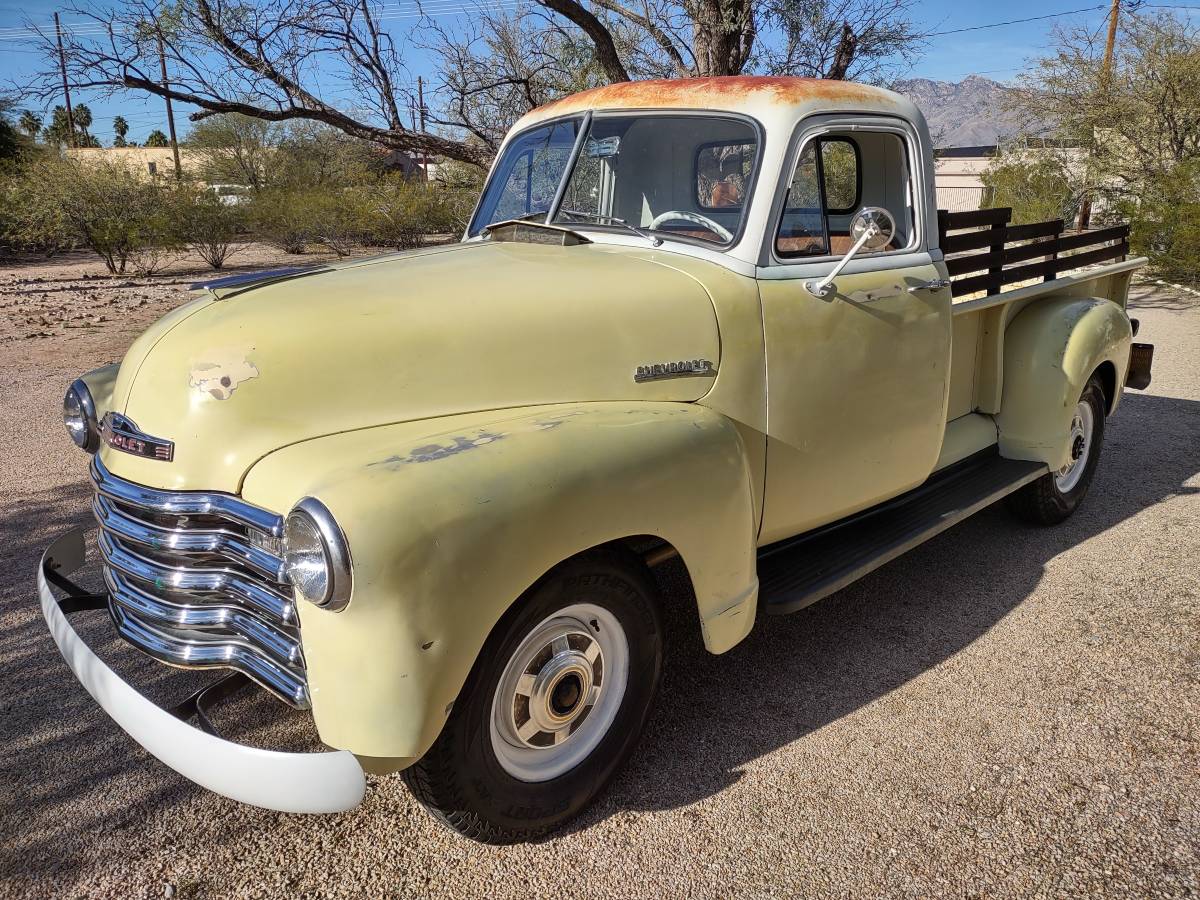 Chevrolet-3200-1952-yellow