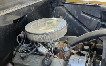 Chevrolet-3200-1957-Yellow-Yellow