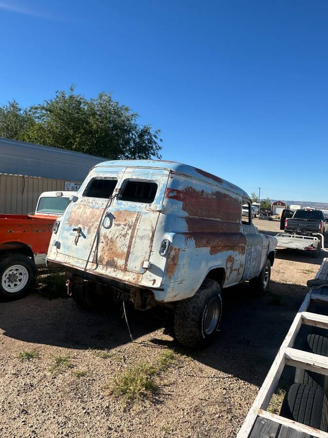 Chevrolet-3600-panel-van-1956-3