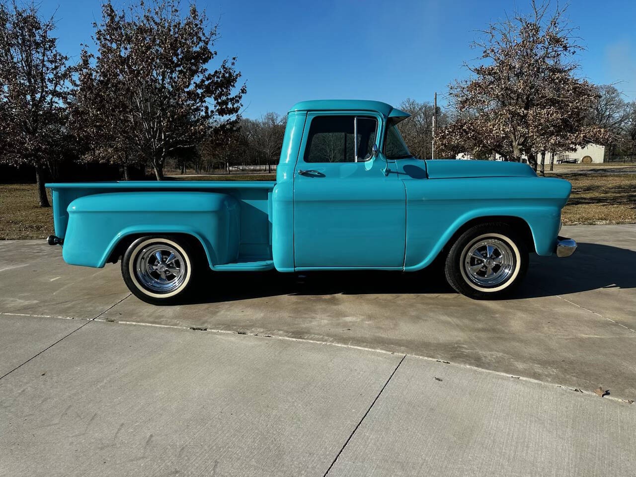 Chevrolet-Apache-1959-Pickup-Truck-2
