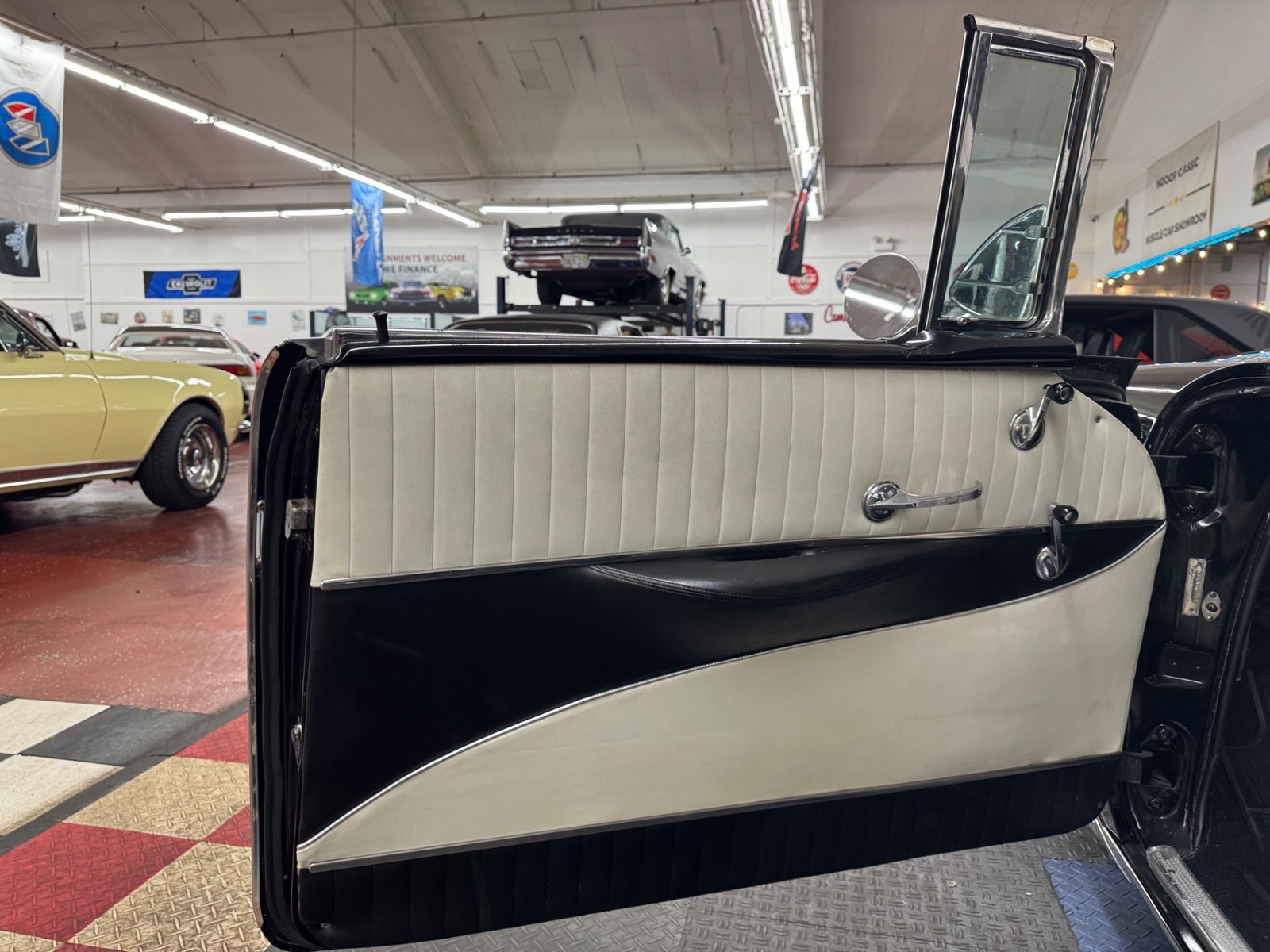 Chevrolet-Bel-Air150210-1956-2-Door-37