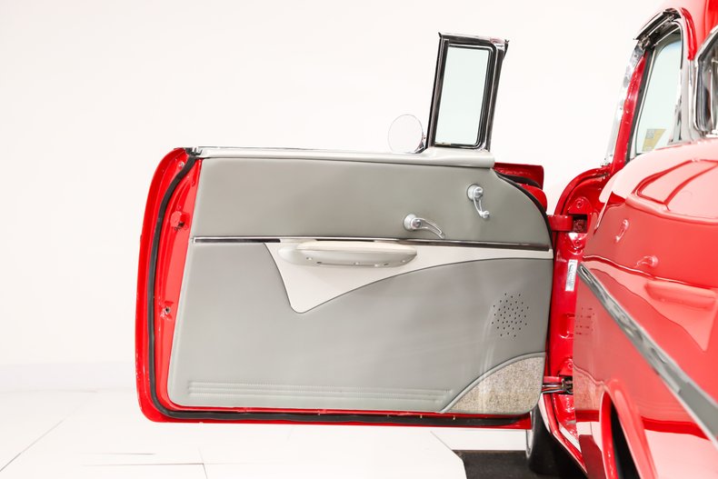 Chevrolet-Bel-air-1957-Edelbrock-Red-Gray-32