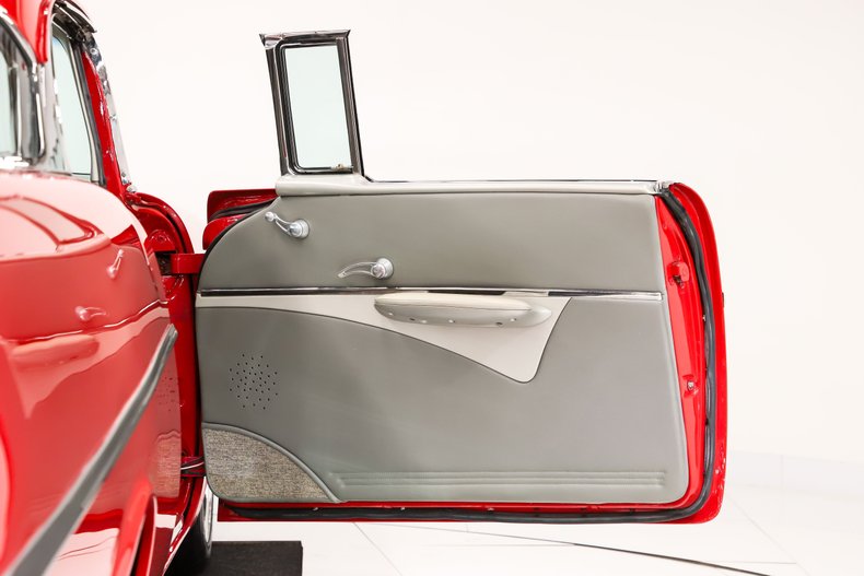 Chevrolet-Bel-air-1957-Edelbrock-Red-Gray-37