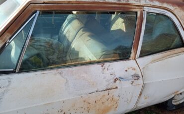 Chevrolet-Biscayne-1966-Sedan-6