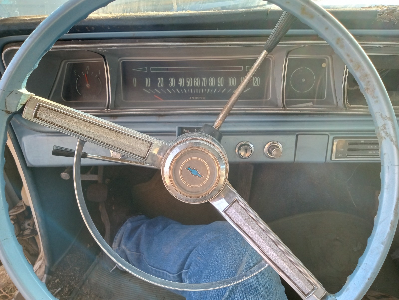 Chevrolet-Biscayne-1966-Sedan-7