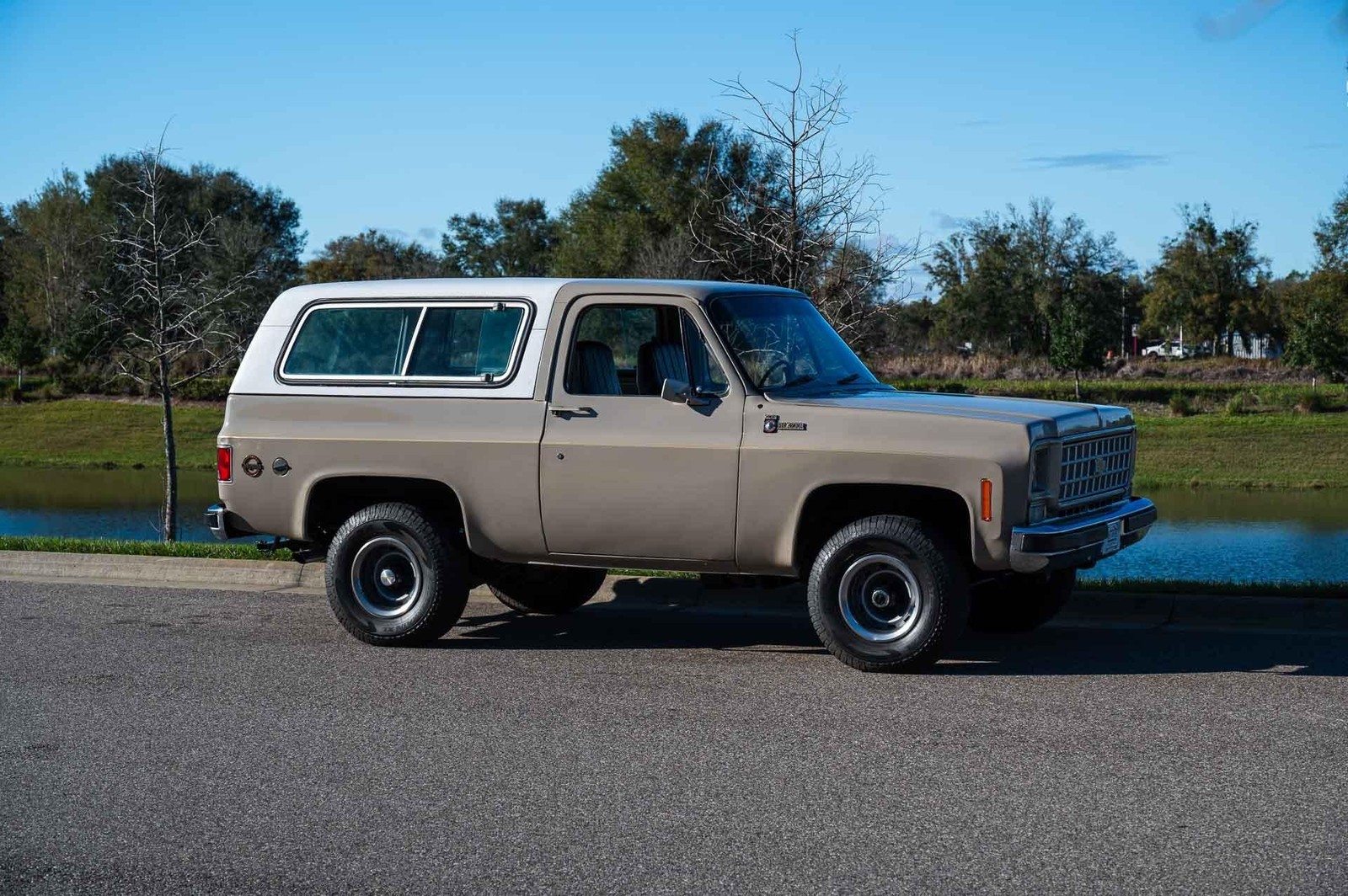 Chevrolet-Blazer-1977-SUV-36
