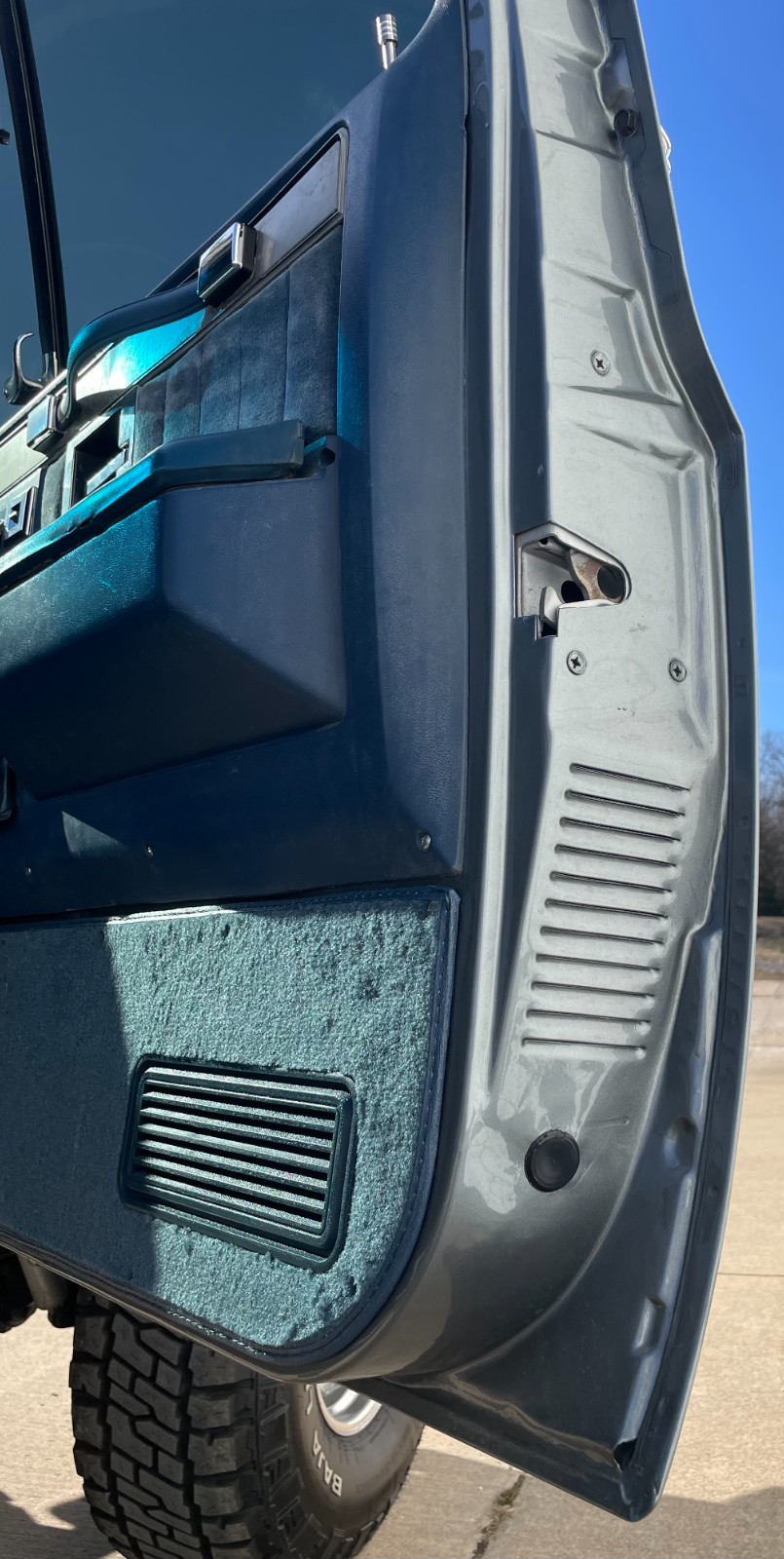 Chevrolet-Blazer-1985-SUV-27