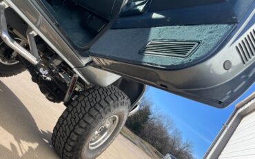 Chevrolet-Blazer-1985-SUV-28